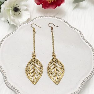 • Unbranded • Gold Leaf Earings